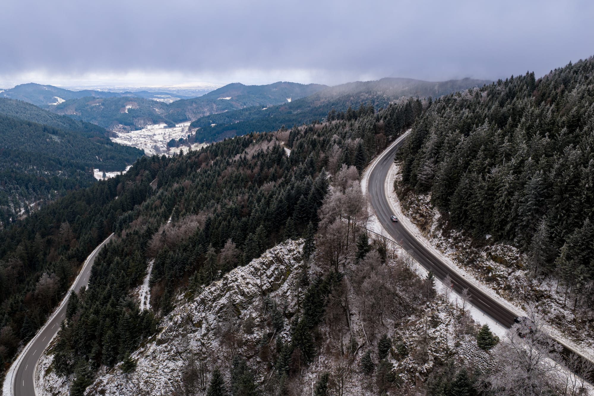 The amazing B500 road during winter in the Black Forest