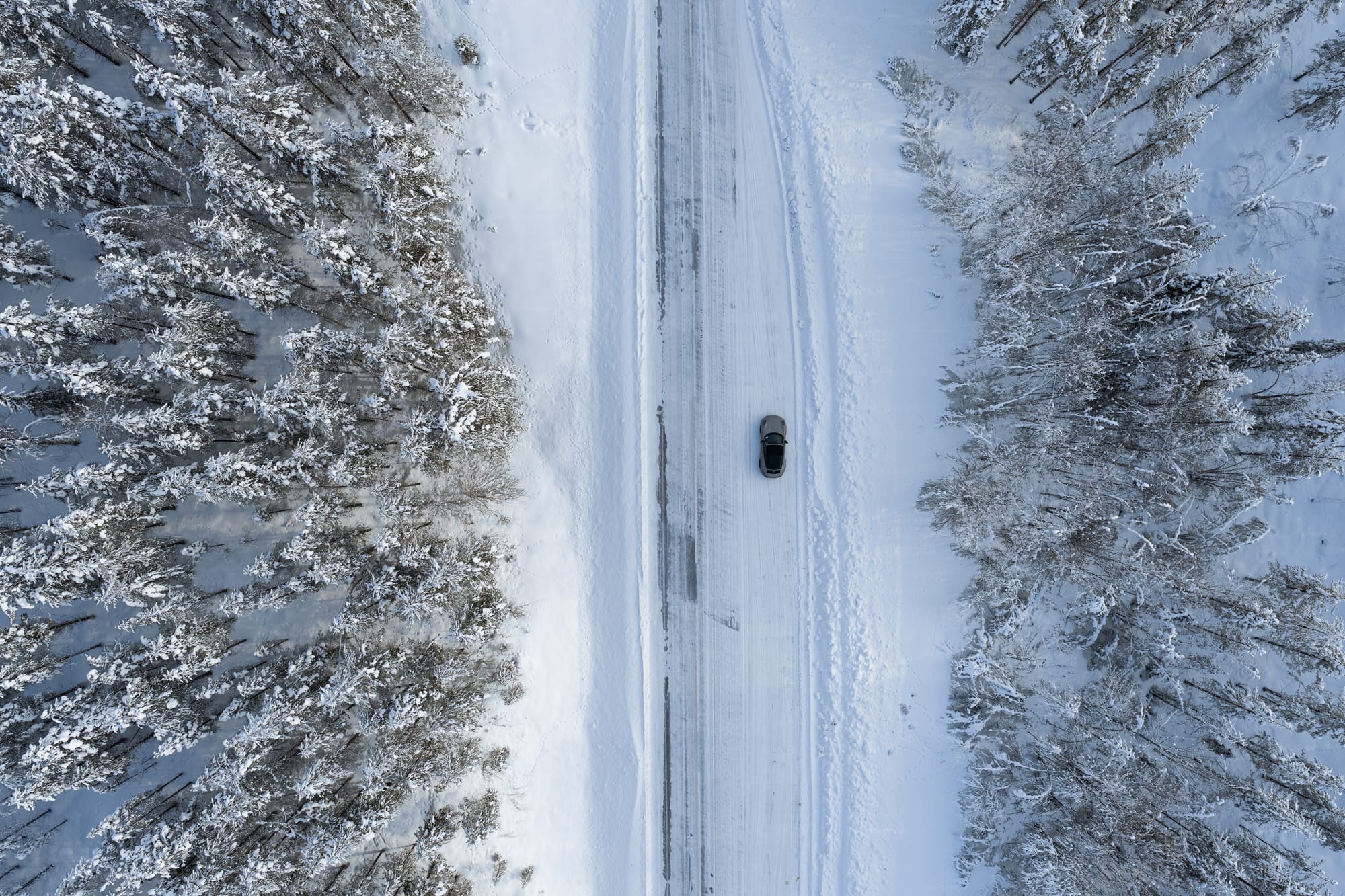 Chasing the northern lights in a Porsche 911