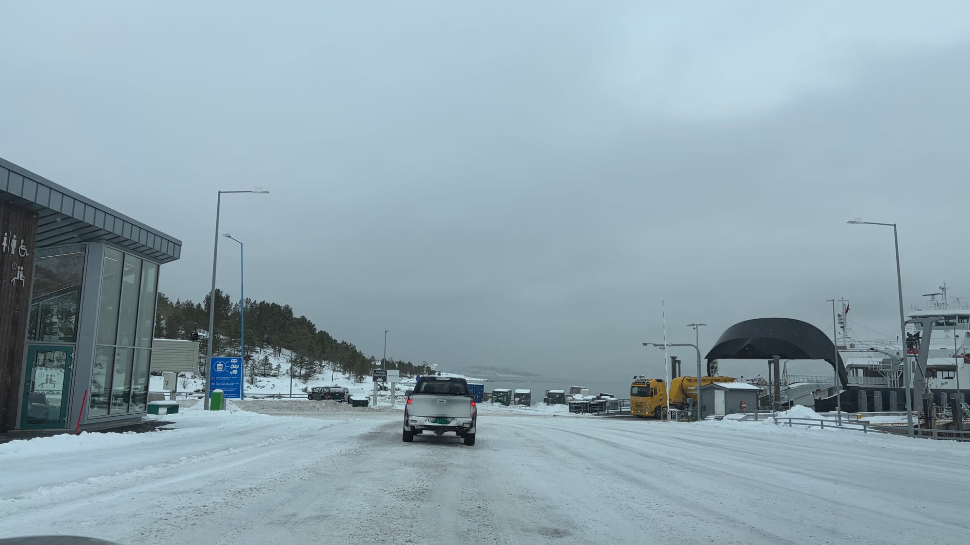 Queue for the E6 ferry