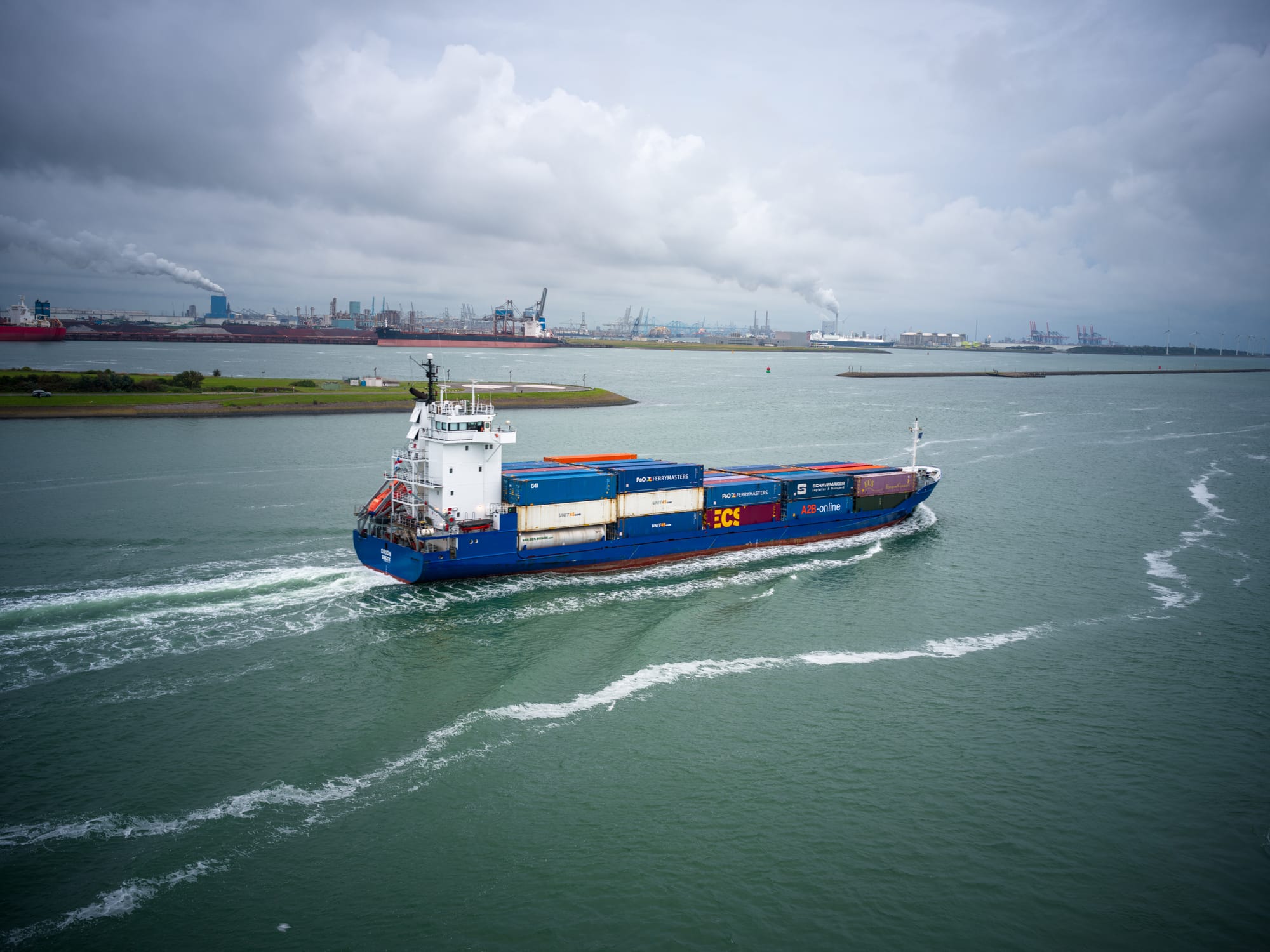 Shipping in the Port of Rotterdam