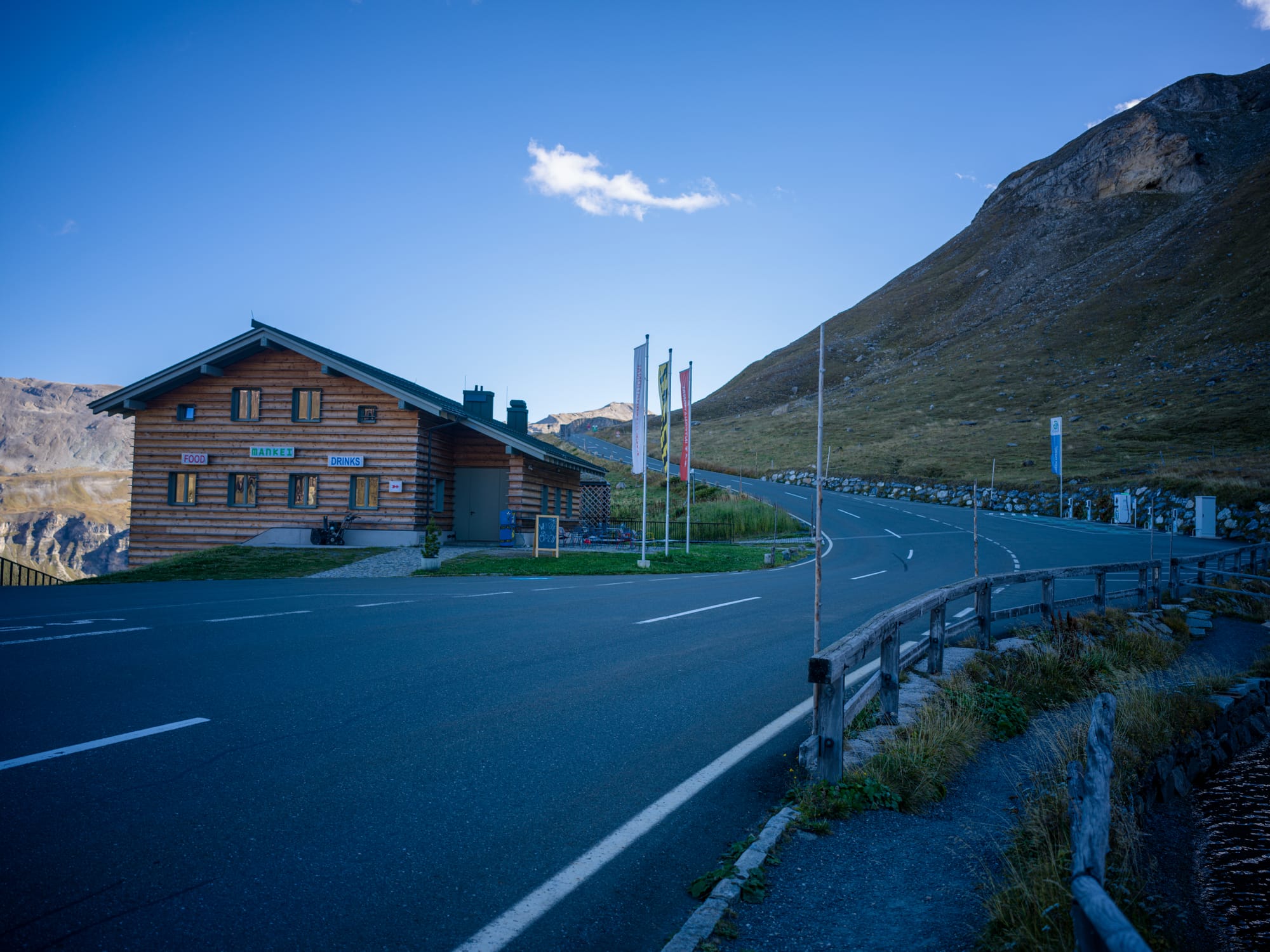 The closed F.A.T. Mankei restaurant on the Grossglockner