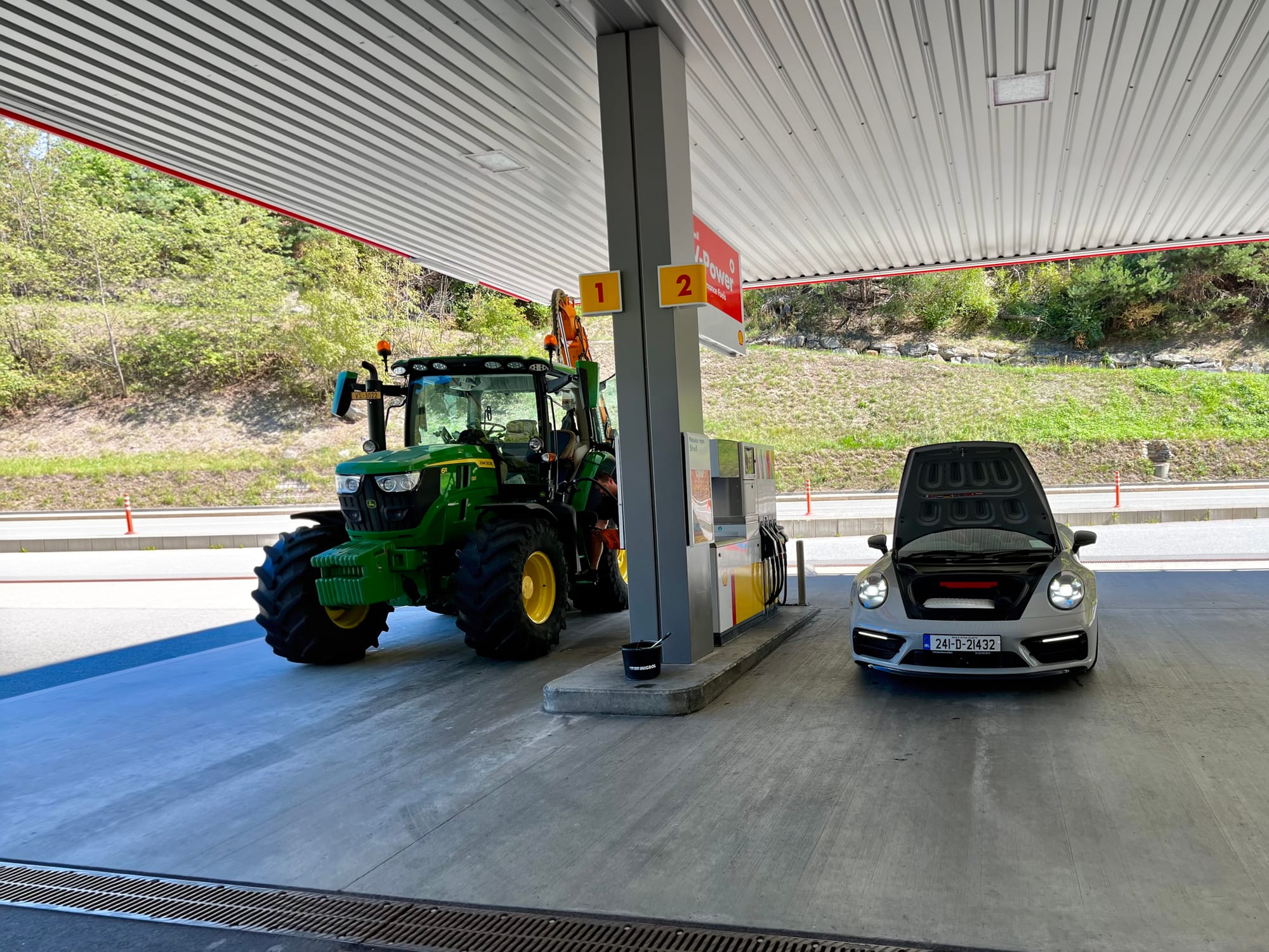 Filing up with Shell V-Power 100 octane