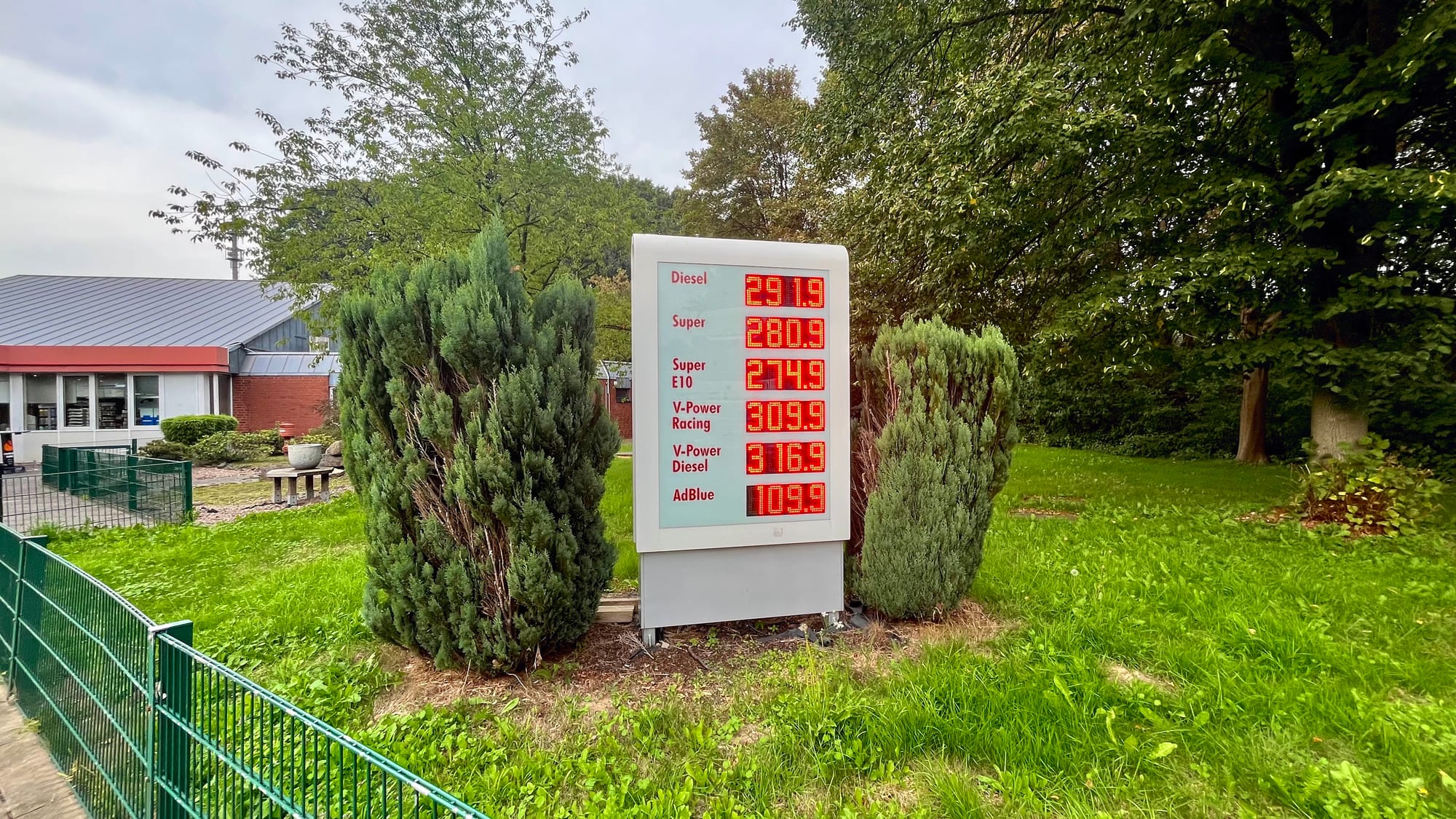 Fuel prices at this Shell autobahn stop