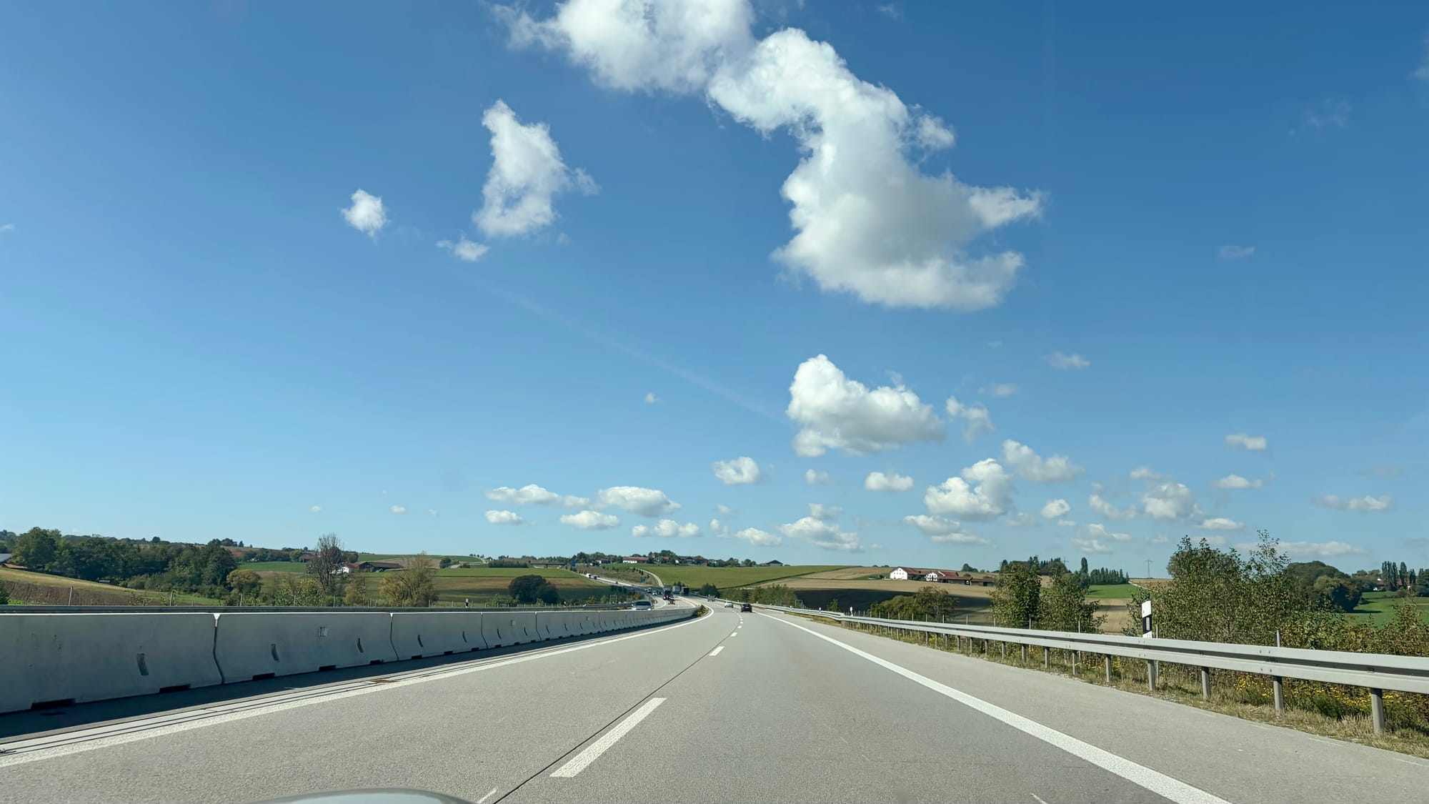 Quiet Autobahn meaning a fast Autobahn
