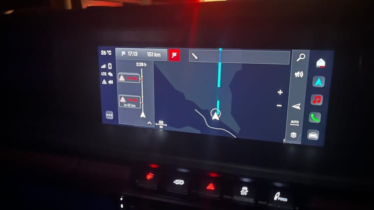 Porsche Communications Manager (PCM) in a Porsche 911